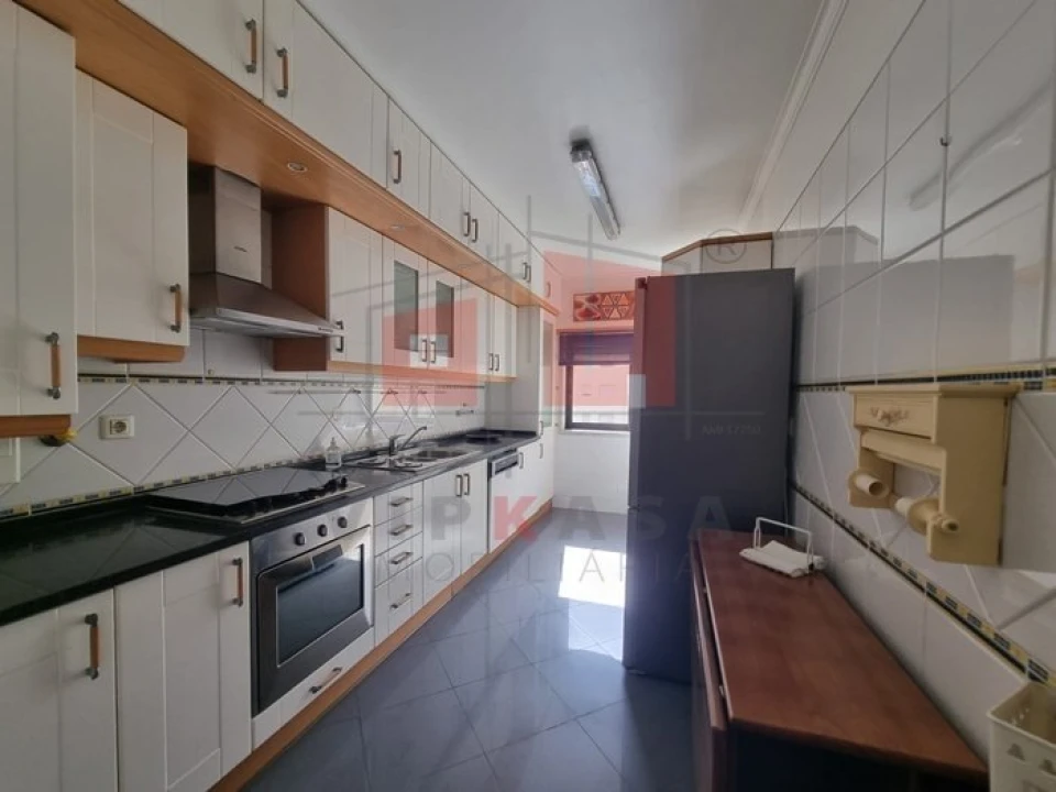 Apartamento T3 para Venda em Sacavém e Prior Velho Foto 9