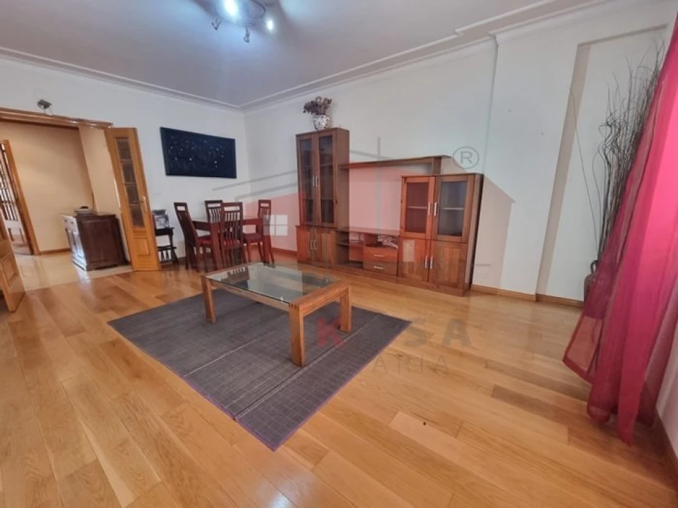 Apartamento T3 para Venda em Sacavém e Prior Velho Foto 2