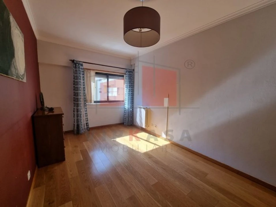 Apartamento T3 para Venda em Sacavém e Prior Velho Foto 16