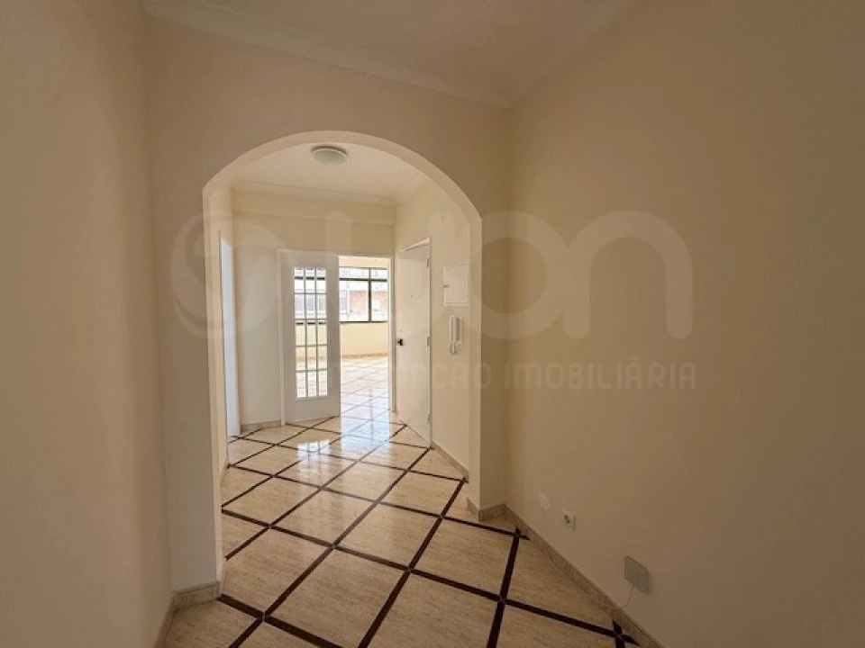Apartamento T2 para Venda em Seixal, Arrentela e Aldeia de Paio Pires Foto 9