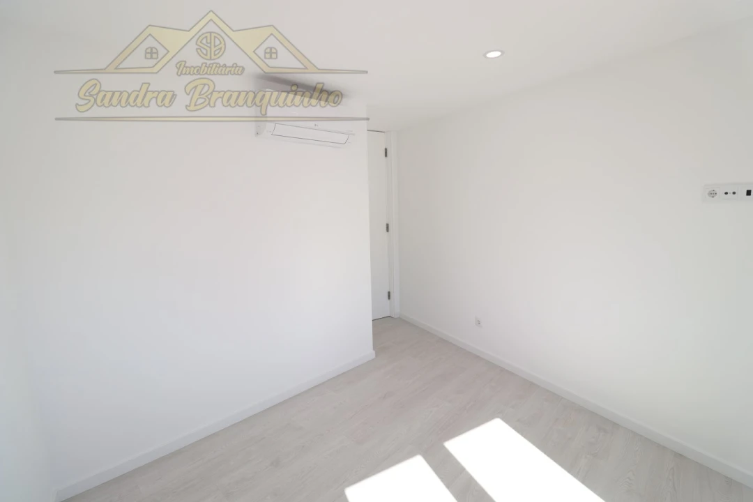 Apartamento T3 para Venda em A dos Cunhados e Maceira Foto 30