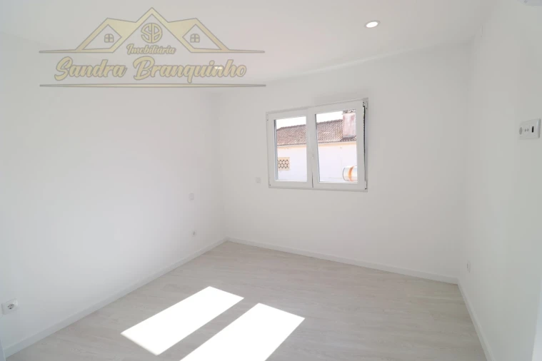 Apartamento T3 para Venda em A dos Cunhados e Maceira Foto 32