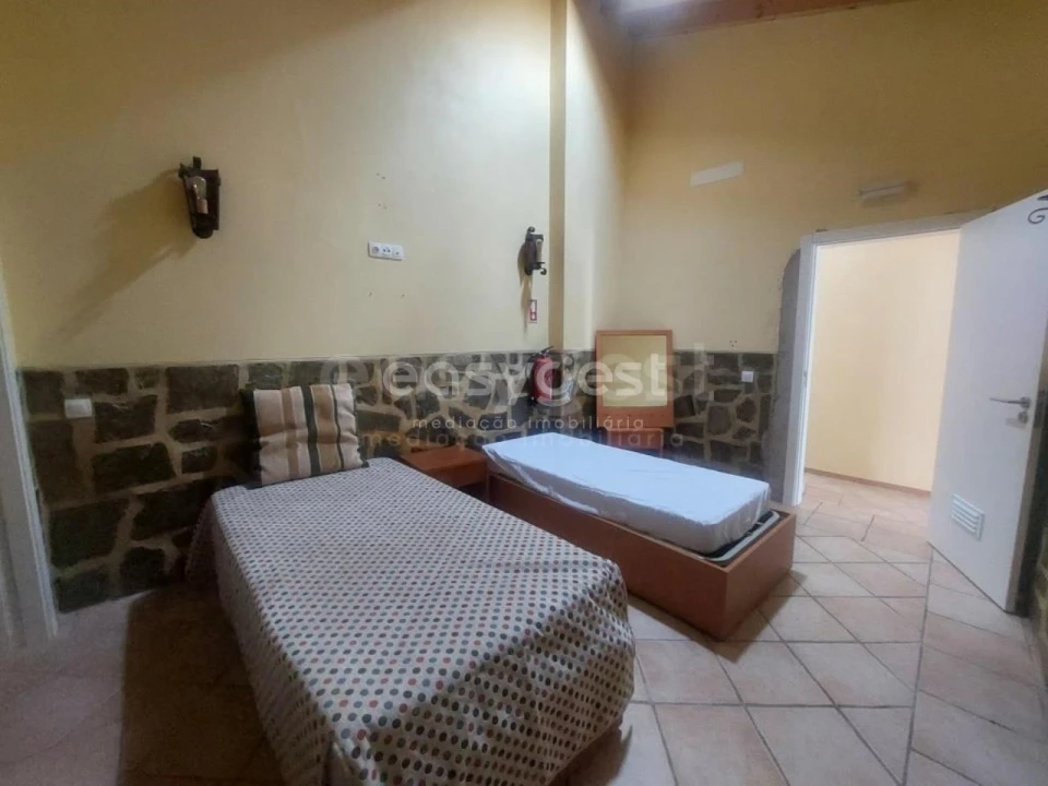 Moradia T3 para Venda em Alcaria Ruiva Foto 17