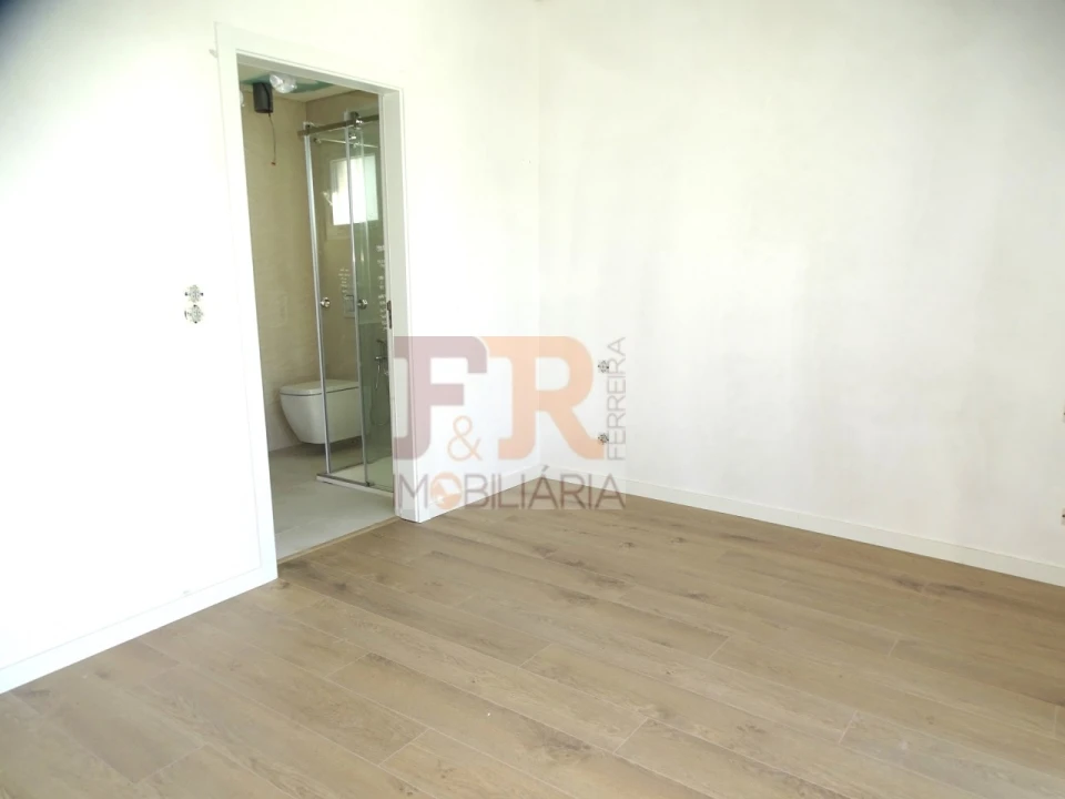 Quinta T3 para Venda em Fernao Ferro Foto 23