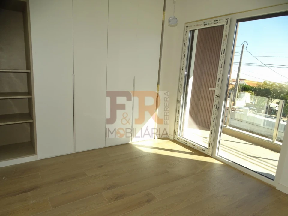 Quinta T3 para Venda em Fernao Ferro Foto 28