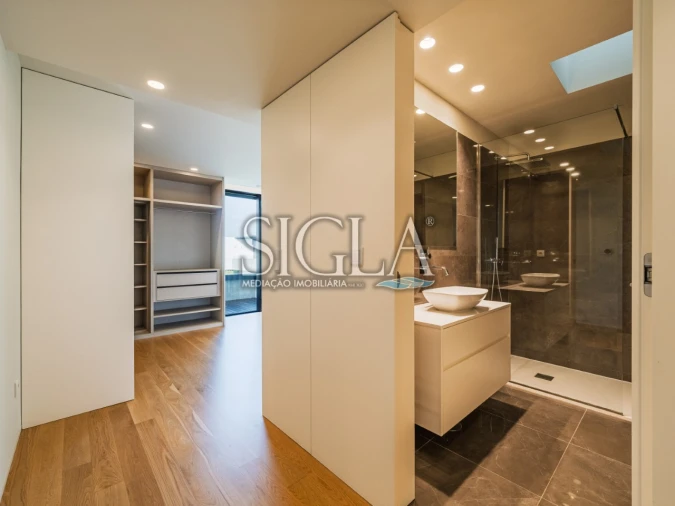 Moradia T4 para Venda em Gulpilhares e Valadares Foto 24