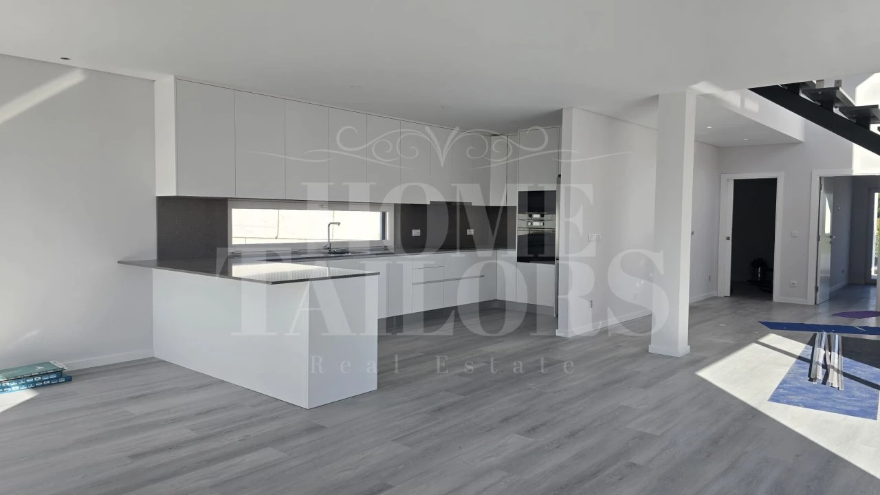 Moradia T4 para Venda em São Pedro da Cadeira Foto 14