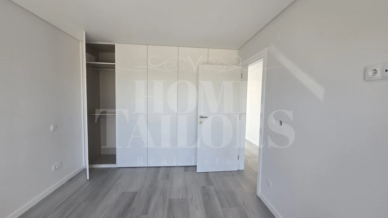 Moradia T4 para Venda em São Pedro da Cadeira Foto 32