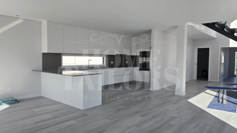 Moradia T4 para Venda em São Pedro da Cadeira Foto 14