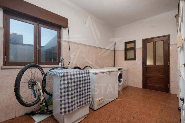 Moradia T5 para Venda em A dos Francos Foto 29