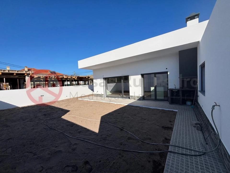 Moradia T4 para Venda em Fernao Ferro Foto 4