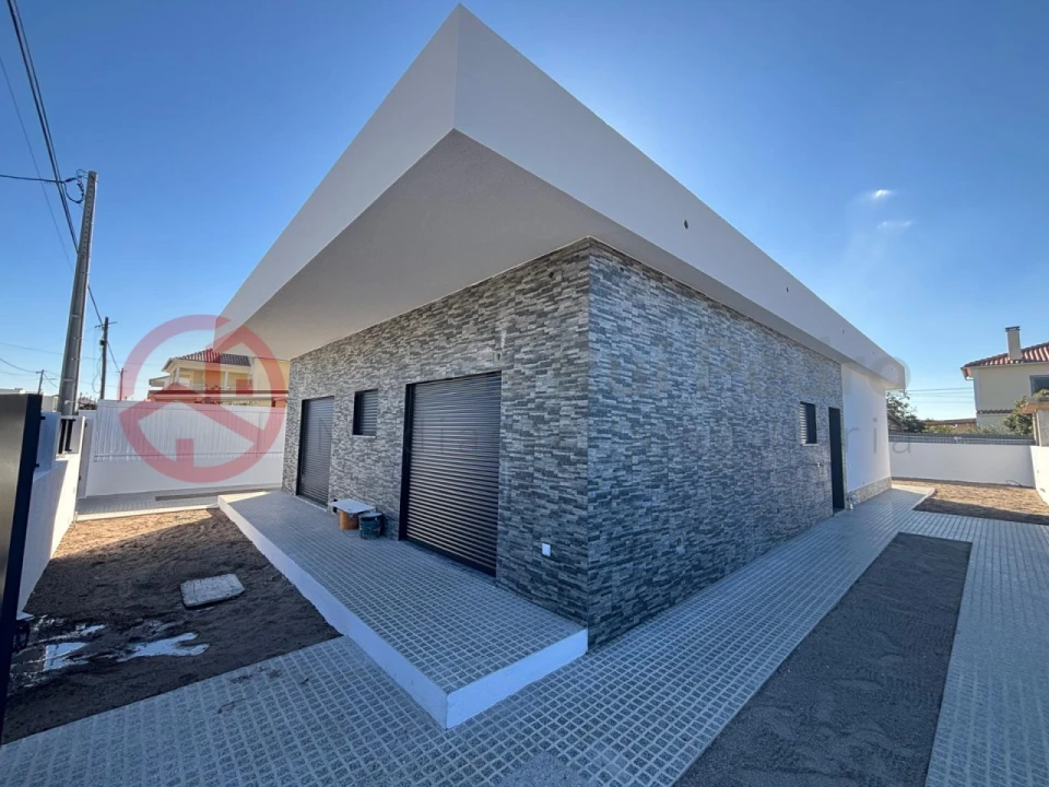 Moradia T4 para Venda em Fernao Ferro Foto 5