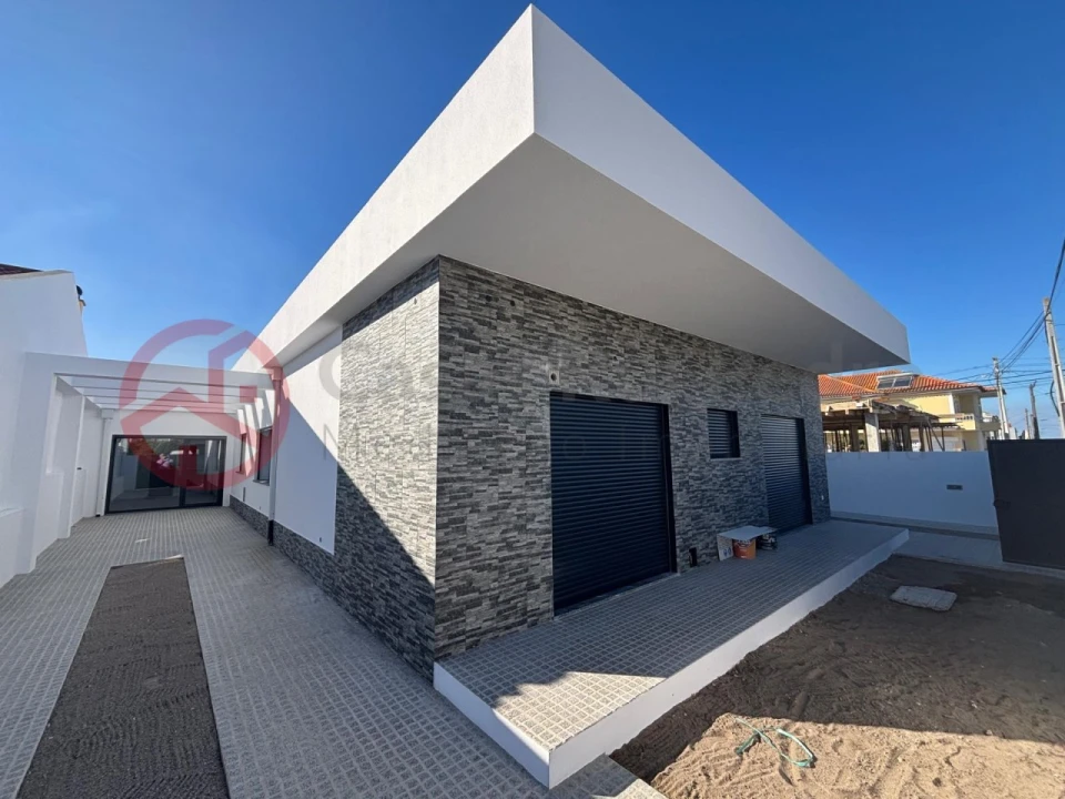Moradia T4 para Venda em Fernao Ferro Foto 6