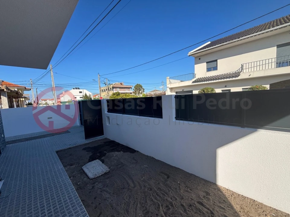 Moradia T4 para Venda em Fernao Ferro Foto 8