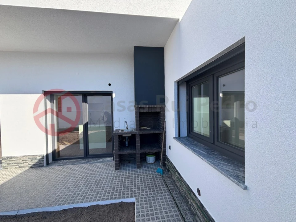 Moradia T4 para Venda em Fernao Ferro Foto 10