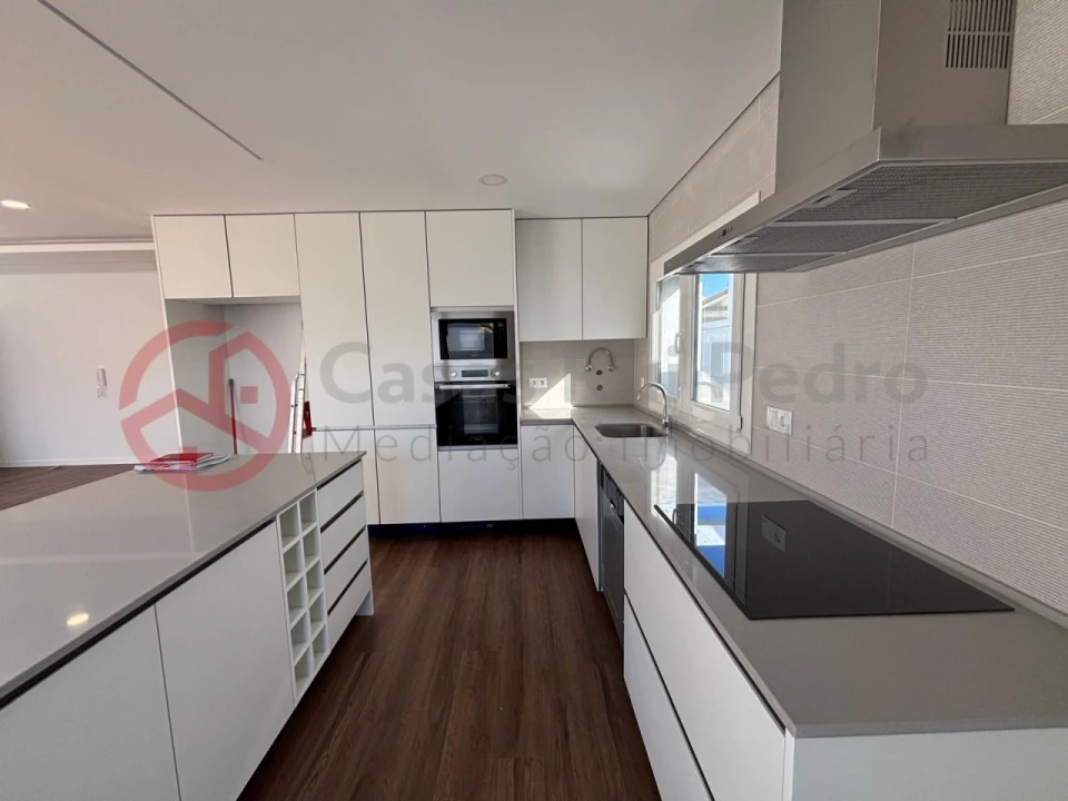 Moradia T4 para Venda em Fernao Ferro Foto 13