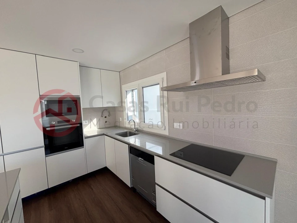 Moradia T4 para Venda em Fernao Ferro Foto 15