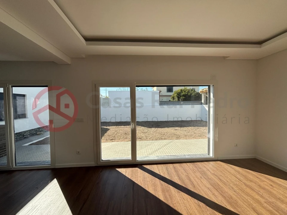 Moradia T4 para Venda em Fernao Ferro Foto 17