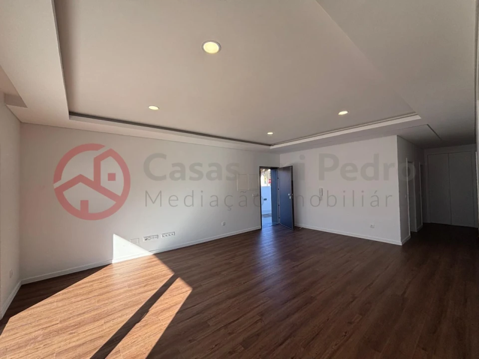 Moradia T4 para Venda em Fernao Ferro Foto 18