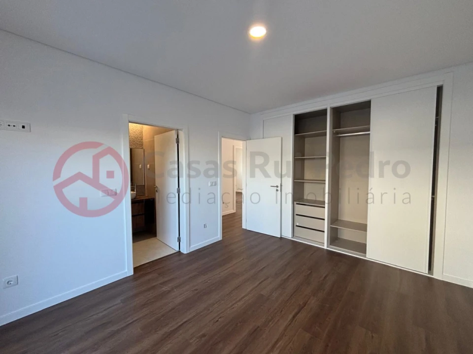 Moradia T4 para Venda em Fernao Ferro Foto 22
