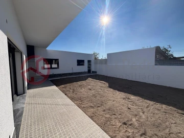 Moradia T4 para Venda em Fernao Ferro