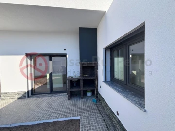 Moradia T4 para Venda em Fernao Ferro