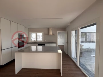 Moradia T4 para Venda em Fernao Ferro