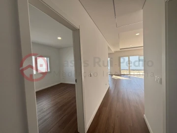 Moradia T4 para Venda em Fernao Ferro