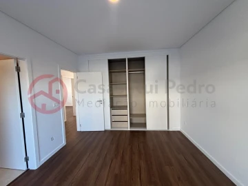 Moradia T4 para Venda em Fernao Ferro