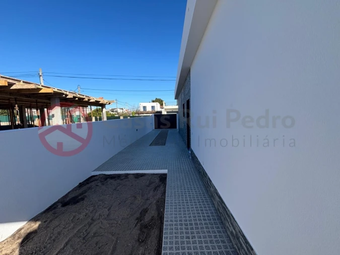 Moradia T4 para Venda em Fernao Ferro Foto 9