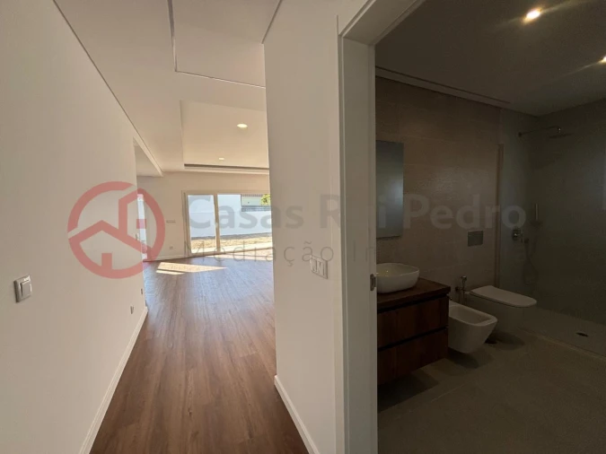 Moradia T4 para Venda em Fernao Ferro Foto 21
