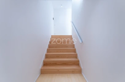Moradia T4 para Venda em Paranhos