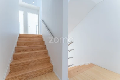 Moradia T4 para Venda em Paranhos