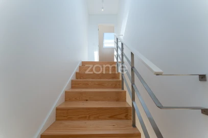 Moradia T4 para Venda em Paranhos