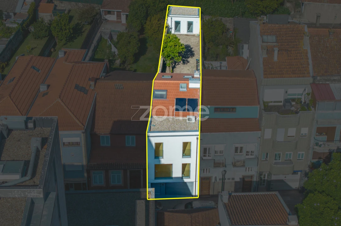 Moradia T4 para Venda em Paranhos Foto 37