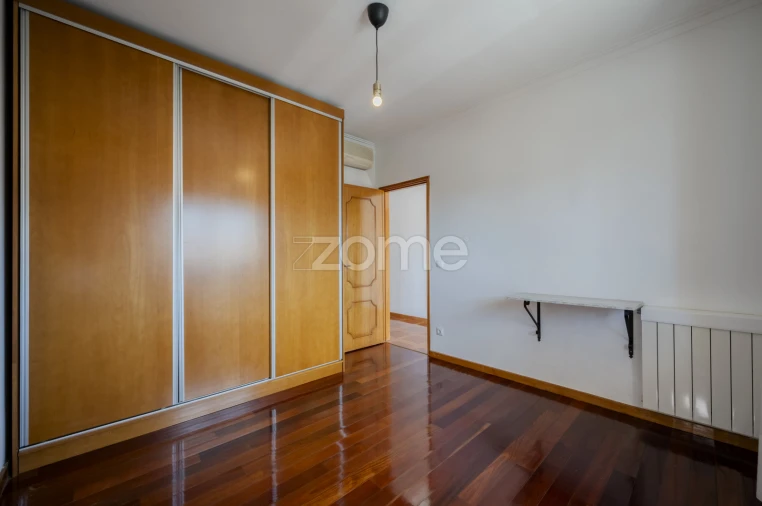 Moradia T5 para Venda em Ruivães e Novais Foto 28