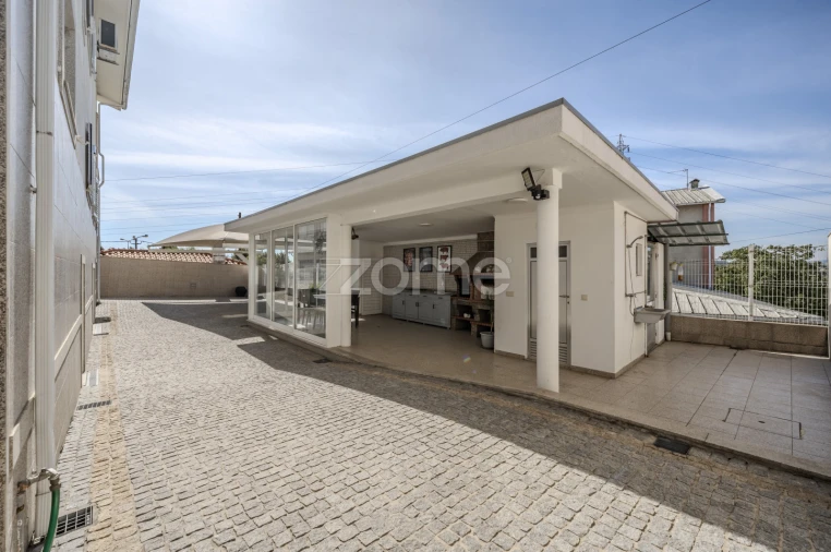 Moradia T5 para Venda em Ruivães e Novais Foto 32