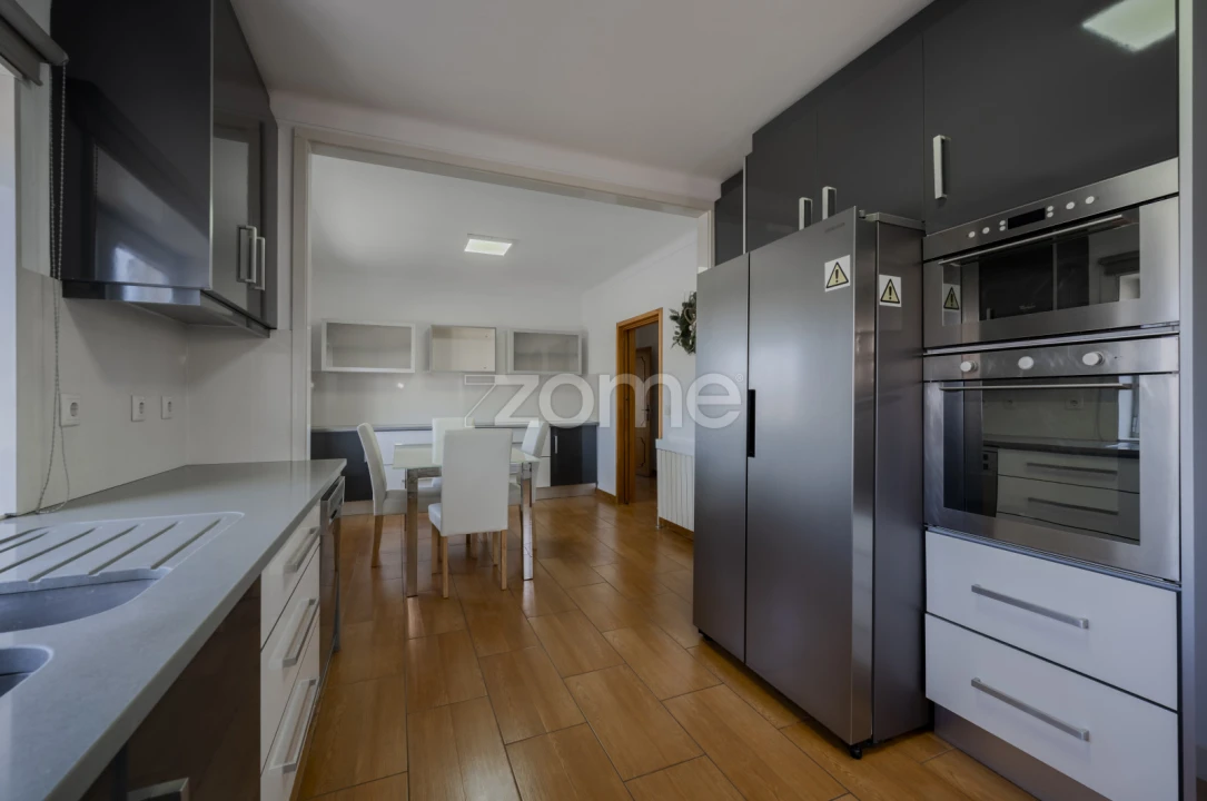 Moradia T5 para Venda em Ruivães e Novais Foto 4