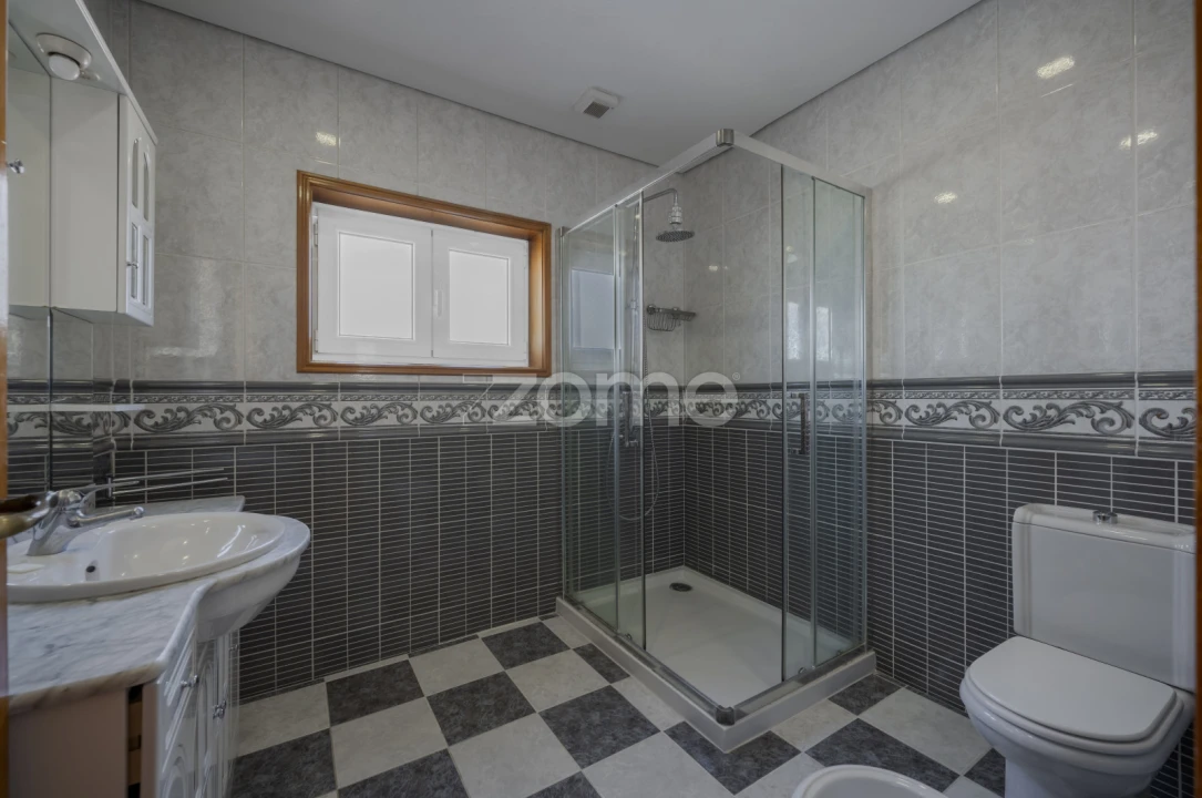 Moradia T5 para Venda em Ruivães e Novais Foto 22