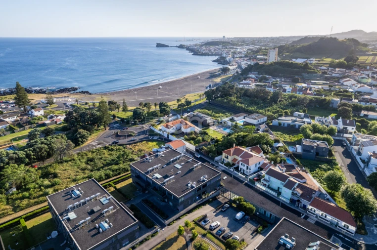 Apartamento T3 para Venda em Rosto do Cão (Livramento) Foto 1