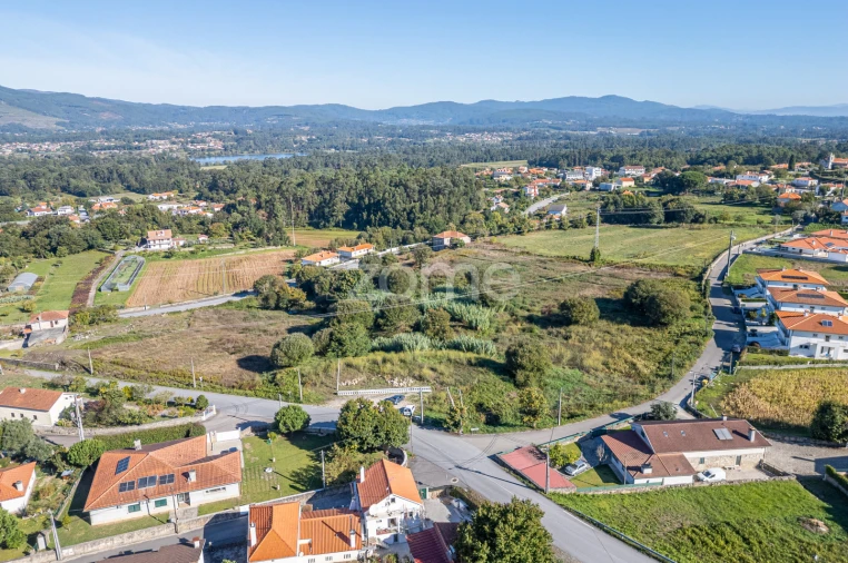 Terreno para Venda em Reboreda e Nogueira Foto 3