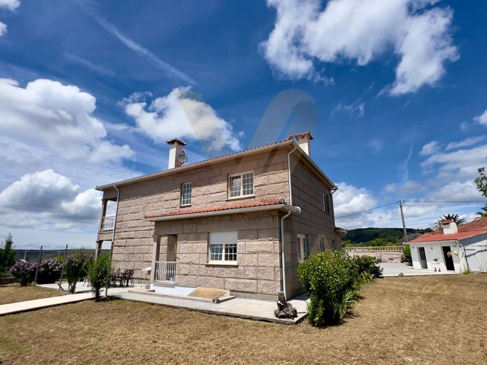 Moradia T5 para Venda em Cunha Foto 4