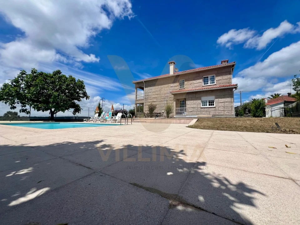 Moradia T5 para Venda em Cunha Foto 23