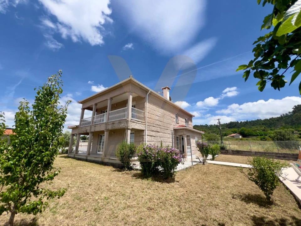 Moradia T5 para Venda em Cunha Foto 27