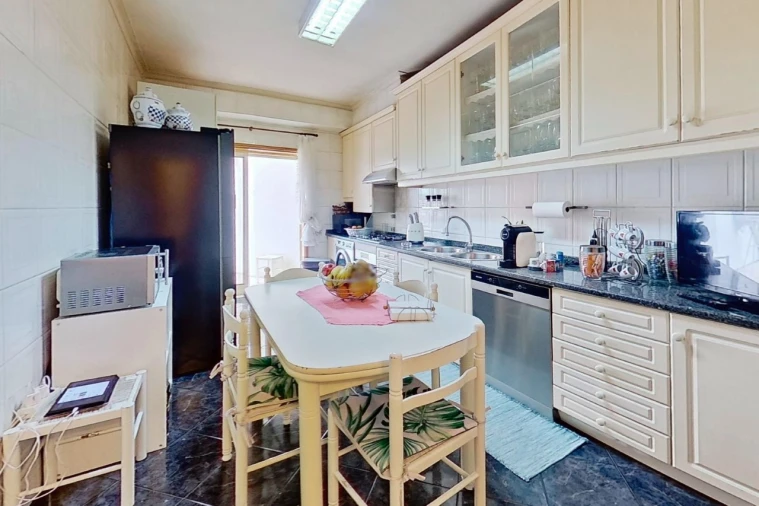 Apartamento T2 para Venda em Mafamude e Vilar do Paraíso Foto 2