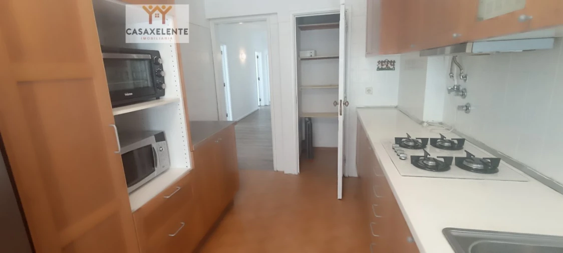 Apartamento T3 para Arrendamento em Carcavelos e Parede Foto 5