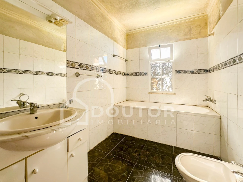 Moradia T3 para Venda em Canhas Foto 19