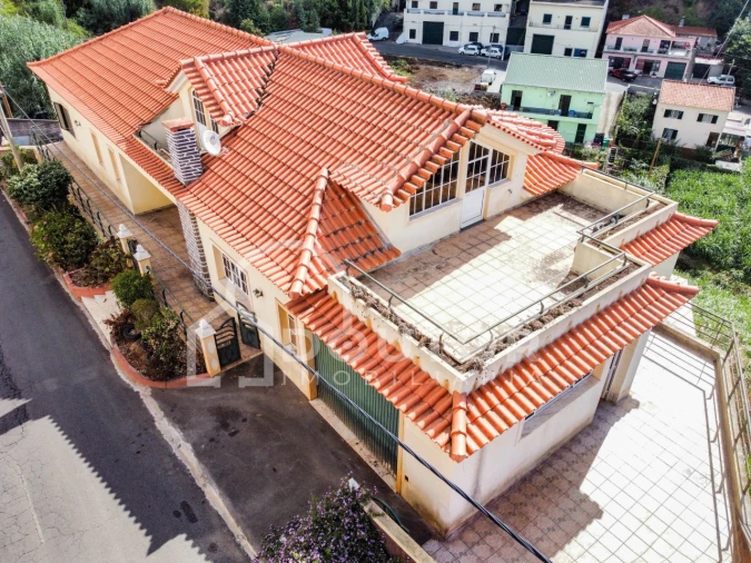 Moradia T3 para Venda em Canhas Foto 8