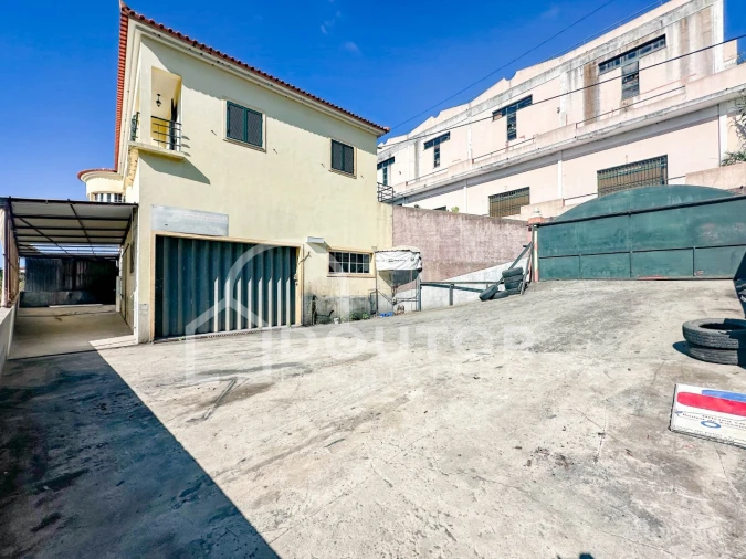 Moradia T3 para Venda em Canhas Foto 29