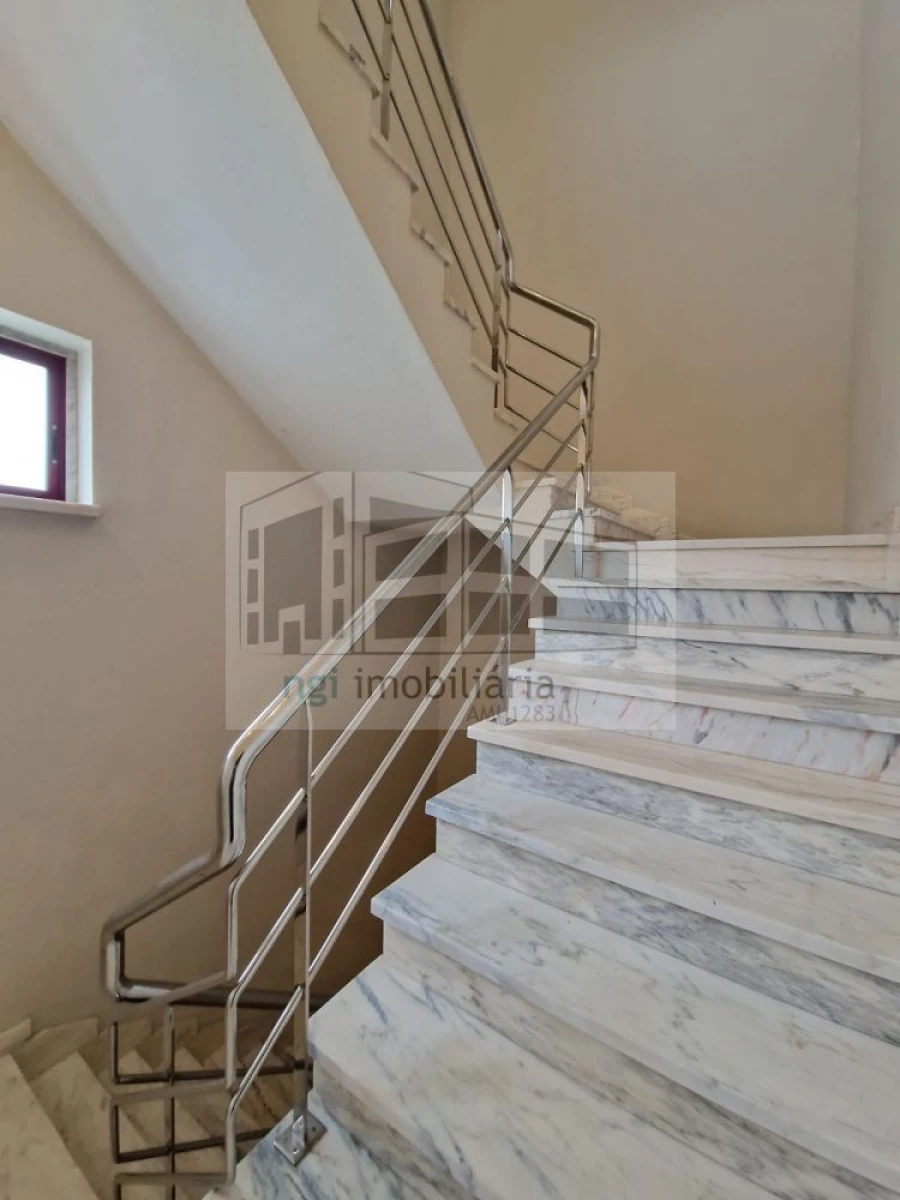 Loja para Venda em Alverca do Ribatejo e Sobralinho Foto 14